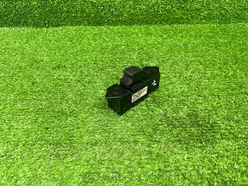 Кнопка стеклоподъемника, 500 рублей, Москва