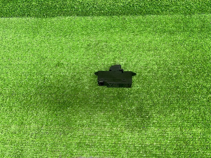 Кнопка стеклоподъемника, 500 рублей, Москва