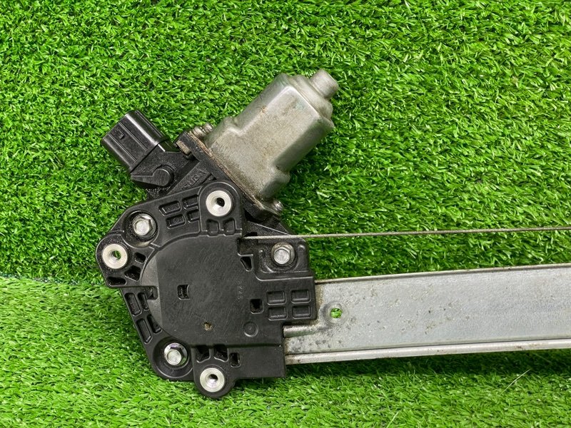 Стеклоподъемник задний, Москва