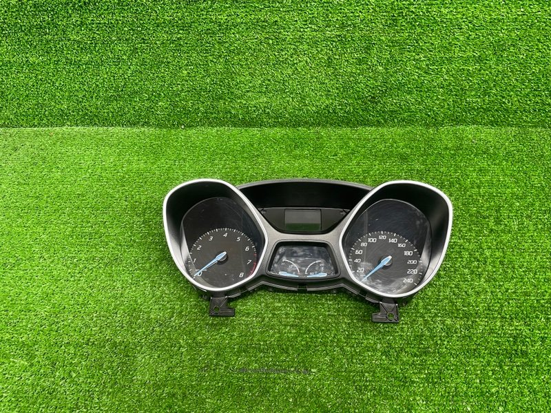 Панель приборов, 1700 рублей, Москва