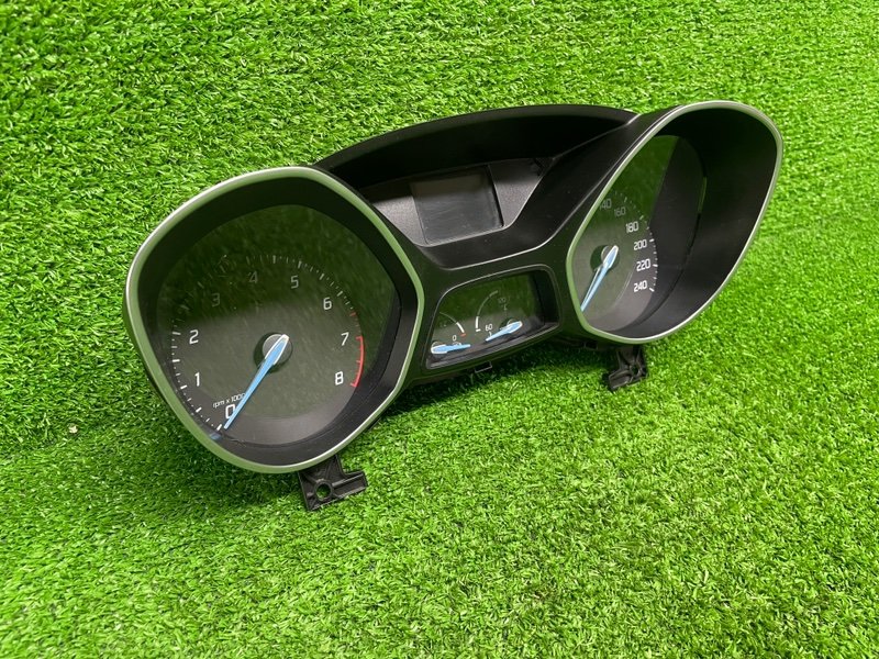 Панель приборов, 1700 рублей, Москва