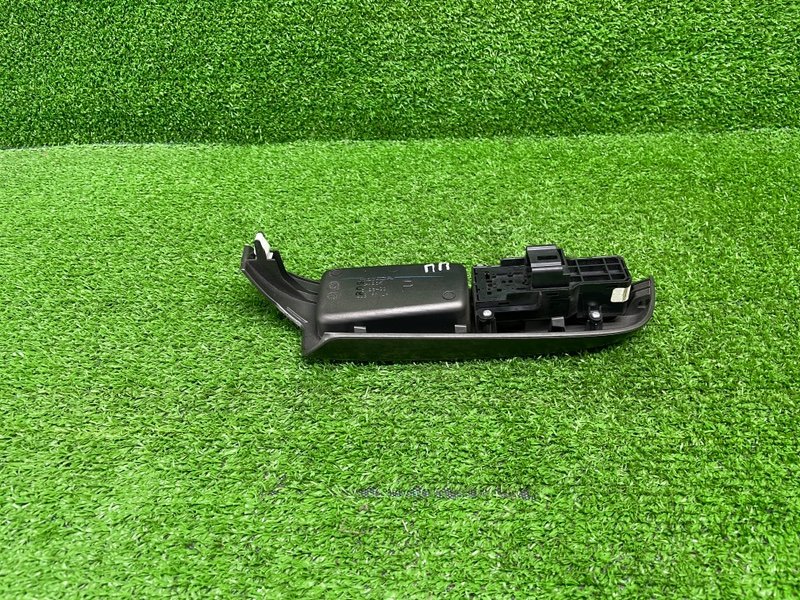 Кнопка стеклоподъемника, Москва