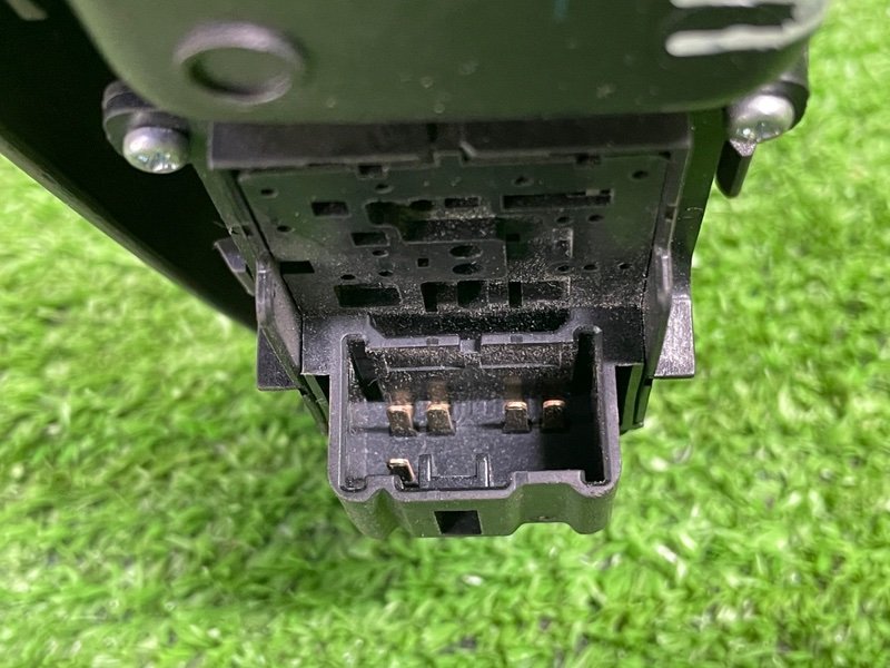 Кнопка стеклоподъемника, Москва