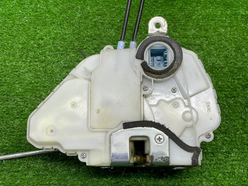 Замок двери передней правой, Москва