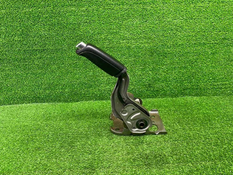 Рычаг стояночного тормоза, 1000 рублей, Москва