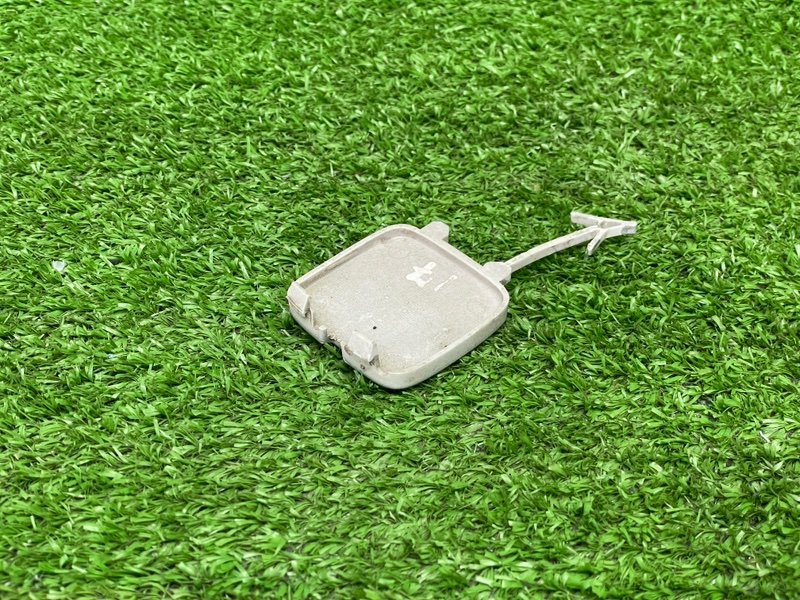 Заглушка буксировочного крюка, 500 рублей, Москва