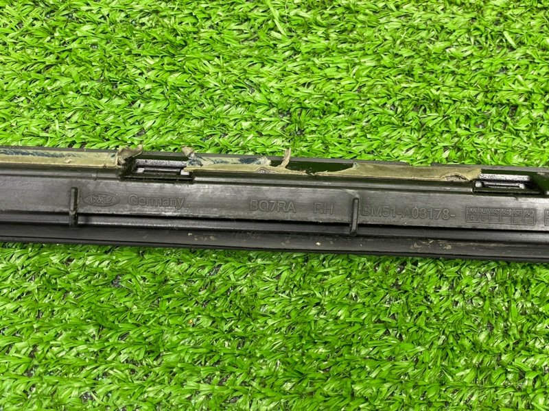 Молдинг лобового стекла, 2100 рублей, Москва