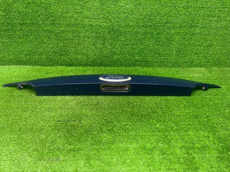 Накладка крышки багажника, 2000 рублей, Москва