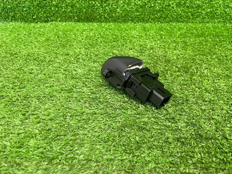 Кнопка обогрева лобового стекла, 1000 рублей, Москва