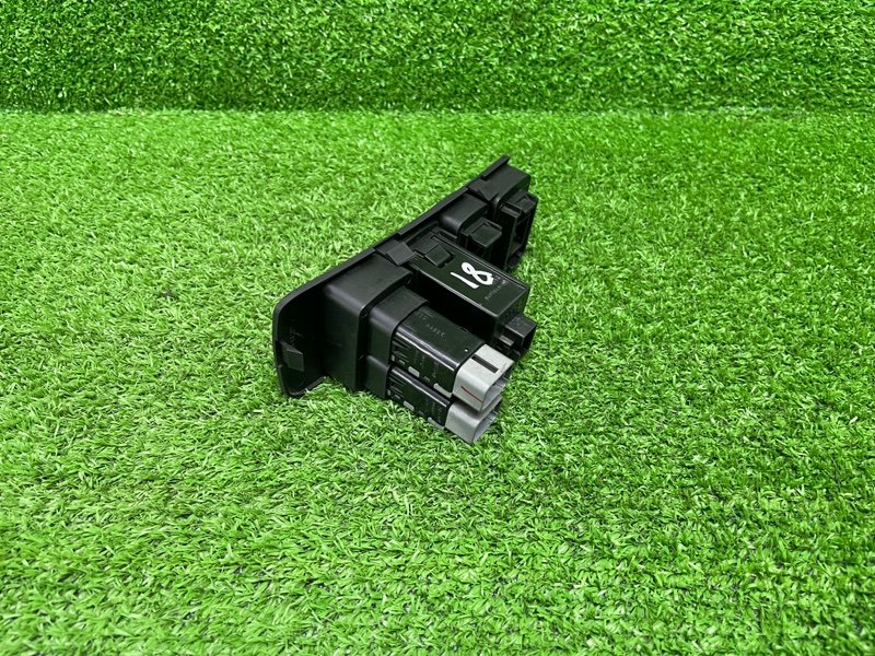 Кнопка обогрева сидений, 2000 рублей, Москва