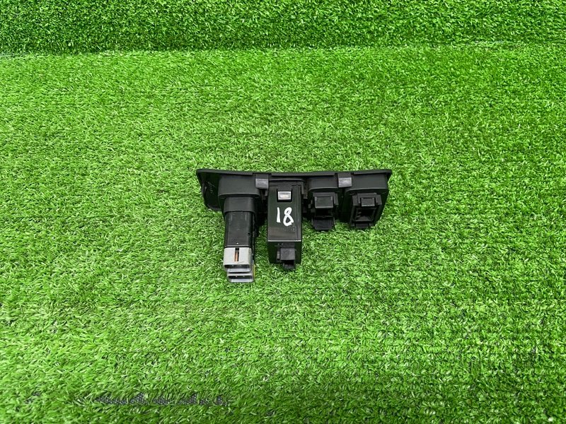 Кнопка обогрева сидений, 2000 рублей, Москва