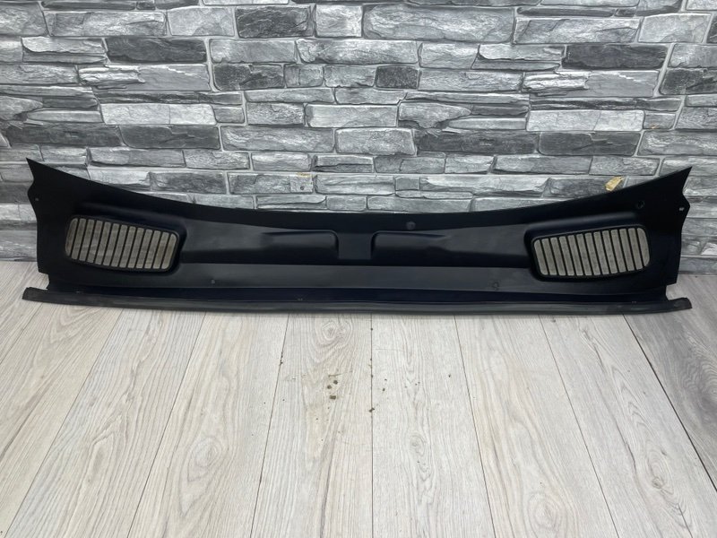 Планка под лобовое стекло, 2500 рублей, Москва