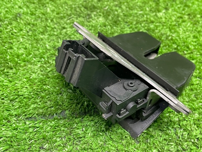 Замок багажника, 2200 рублей, Москва