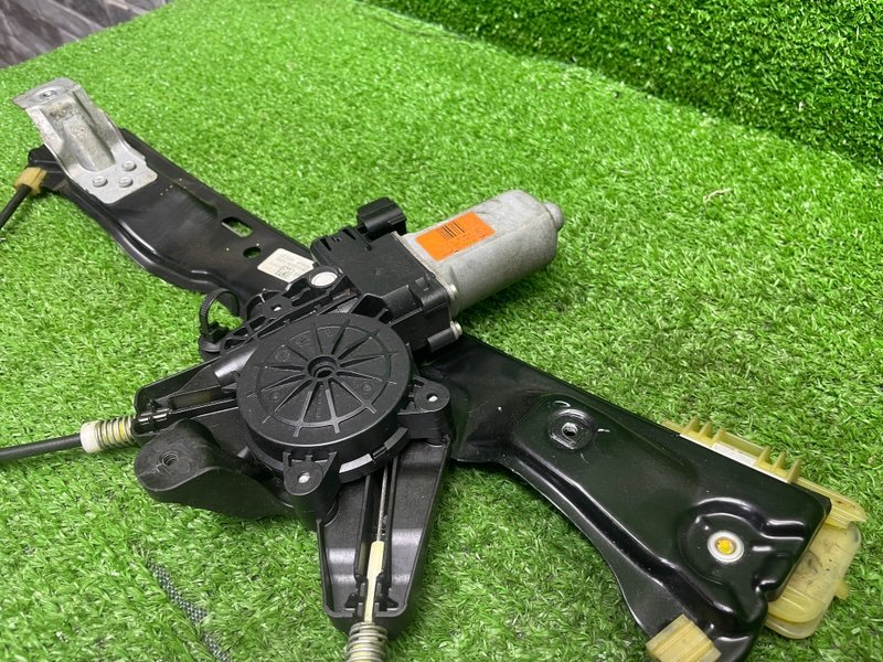 Стеклоподъемник передний, 2900 рублей, Москва