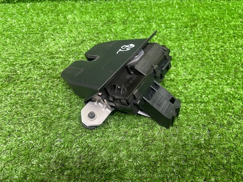 Замок багажника, 2600 рублей, Москва