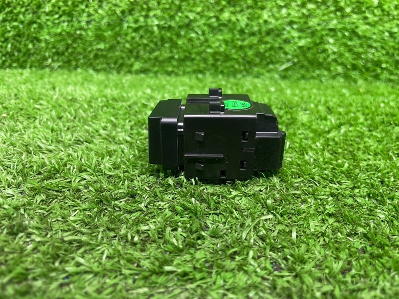 Кнопка обогрева сидений, 2000 рублей, Москва