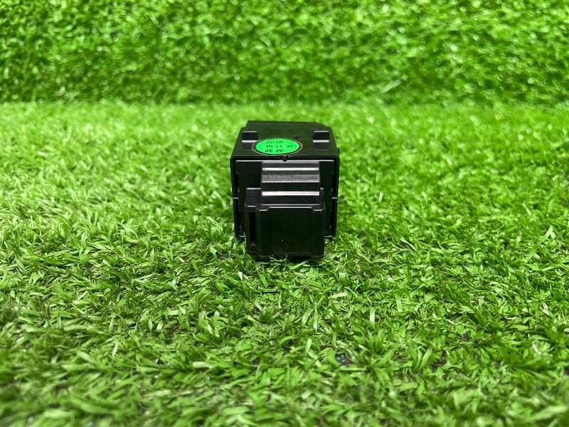 Кнопка обогрева сидений, 2000 рублей, Москва