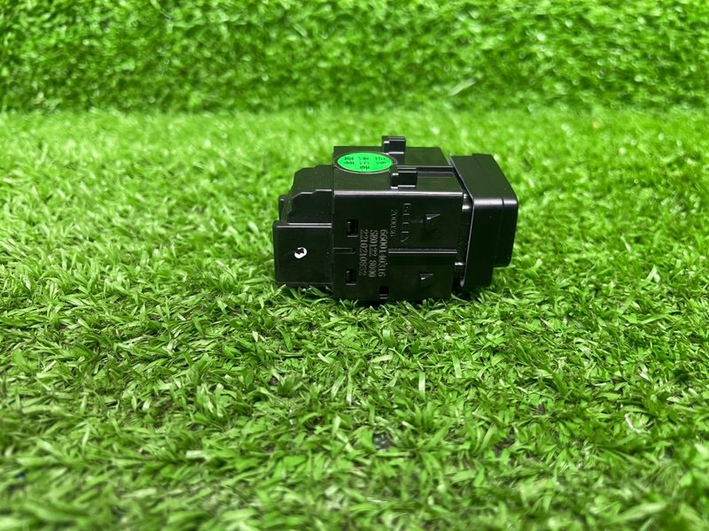 Кнопка обогрева сидений, 2000 рублей, Москва