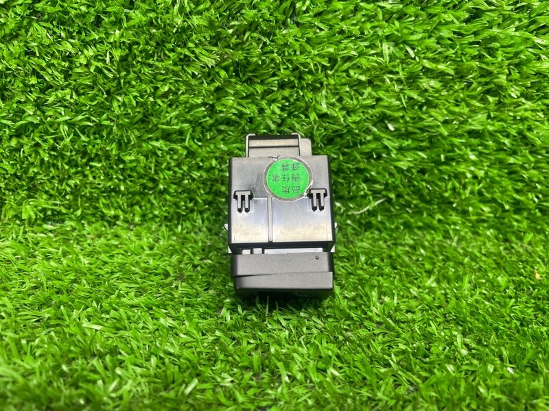 Кнопка обогрева сидений, 2000 рублей, Москва