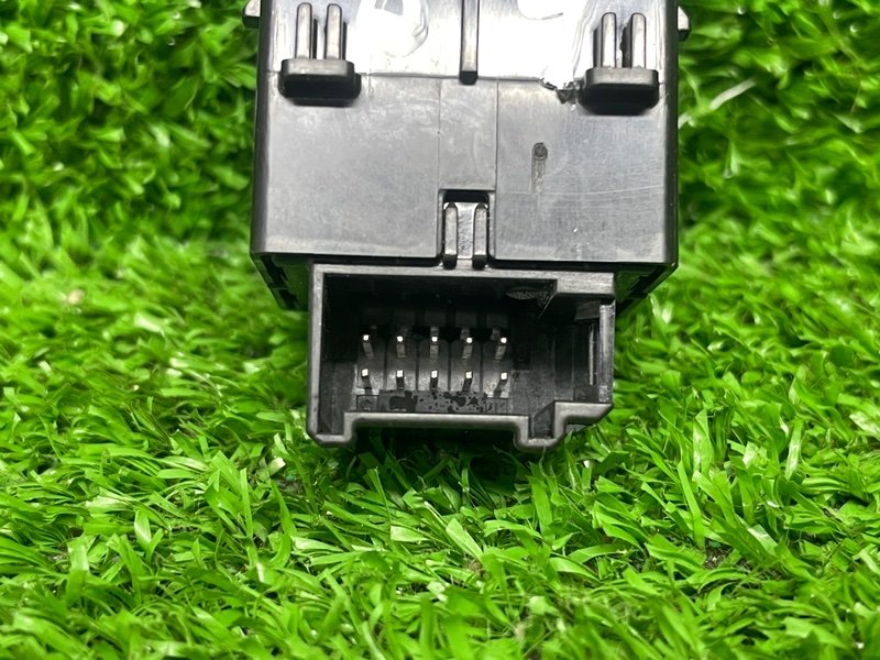 Кнопка обогрева сидений, 2000 рублей, Москва