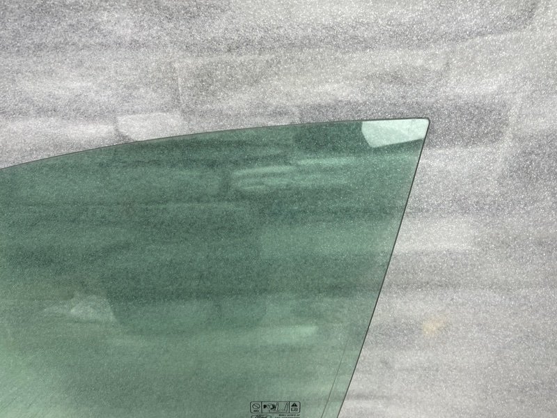 Стекло двери передней левой, 1300 рублей, Москва