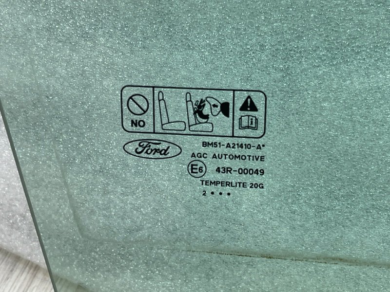 Стекло двери передней правой, 1400 рублей, Москва