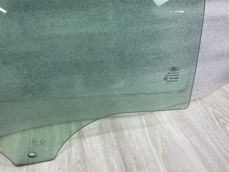 Стекло двери задней правой, 1000 рублей, Москва