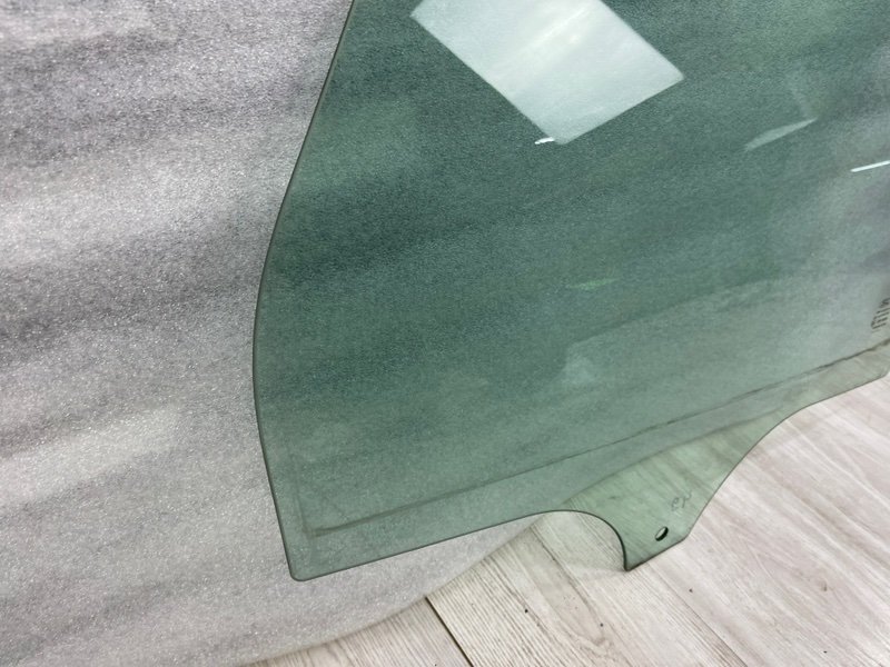 Стекло двери задней правой, 1000 рублей, Москва