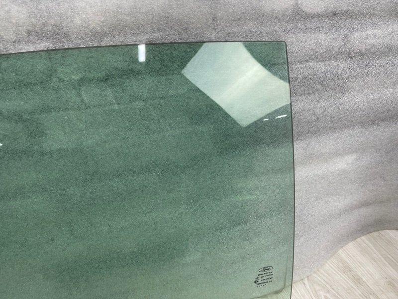 Стекло двери задней правой, 1000 рублей, Москва