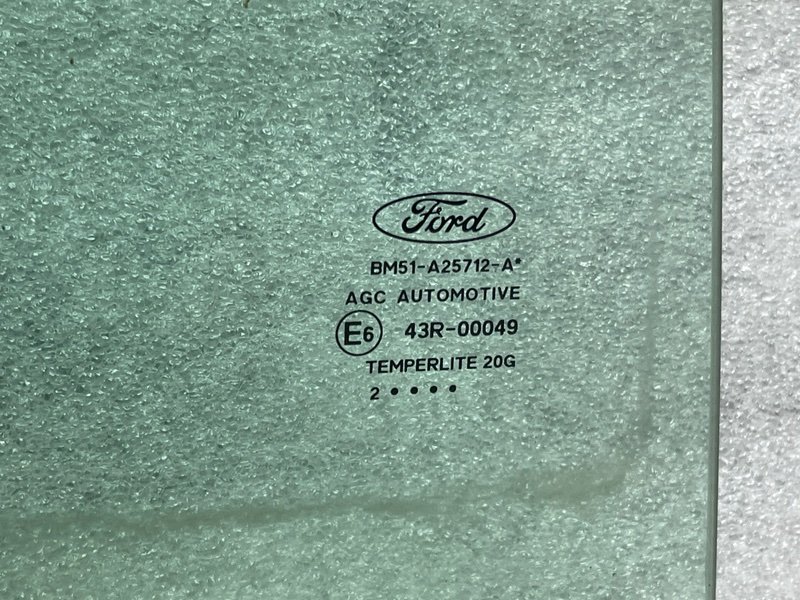 Стекло двери задней правой, 1000 рублей, Москва