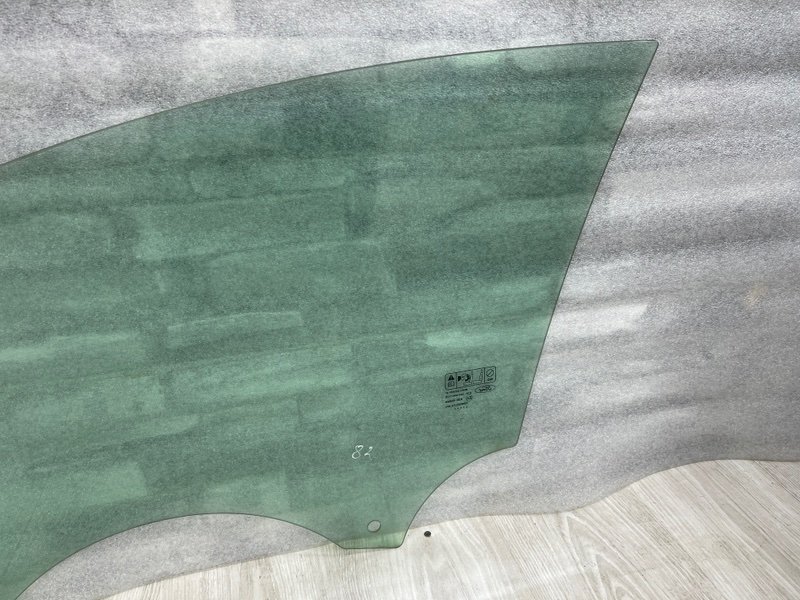 Стекло двери передней правой, 1400 рублей, Москва