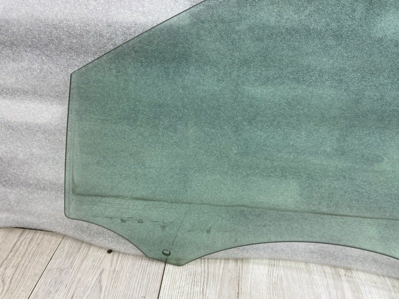 Стекло двери передней левой, 1000 рублей, Москва