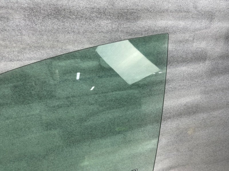 Стекло двери передней левой, 1000 рублей, Москва