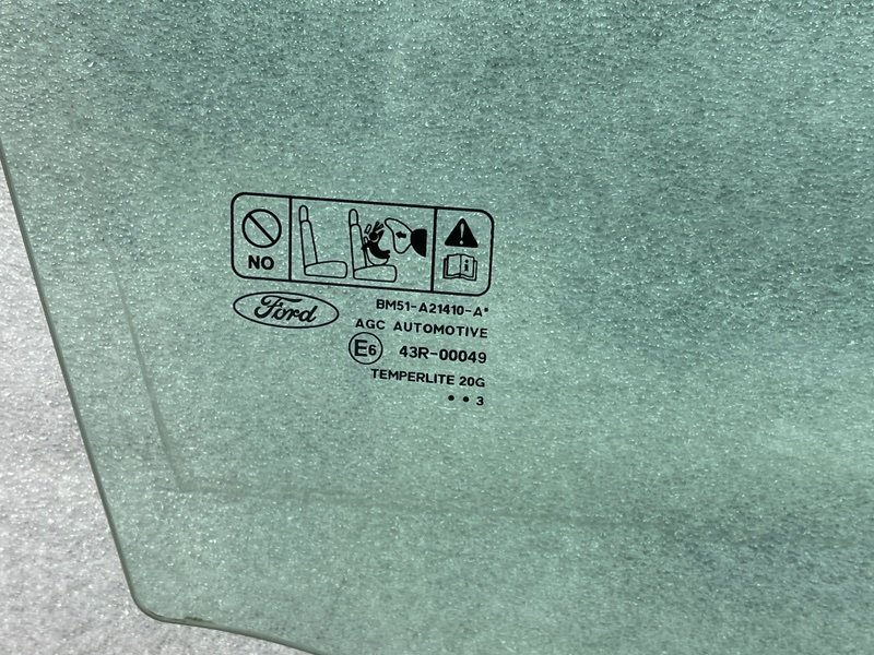 Стекло двери передней правой, 1500 рублей, Москва