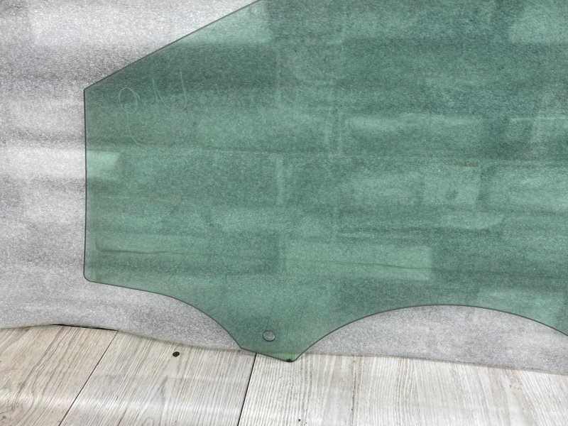 Стекло двери передней правой, 1500 рублей, Москва