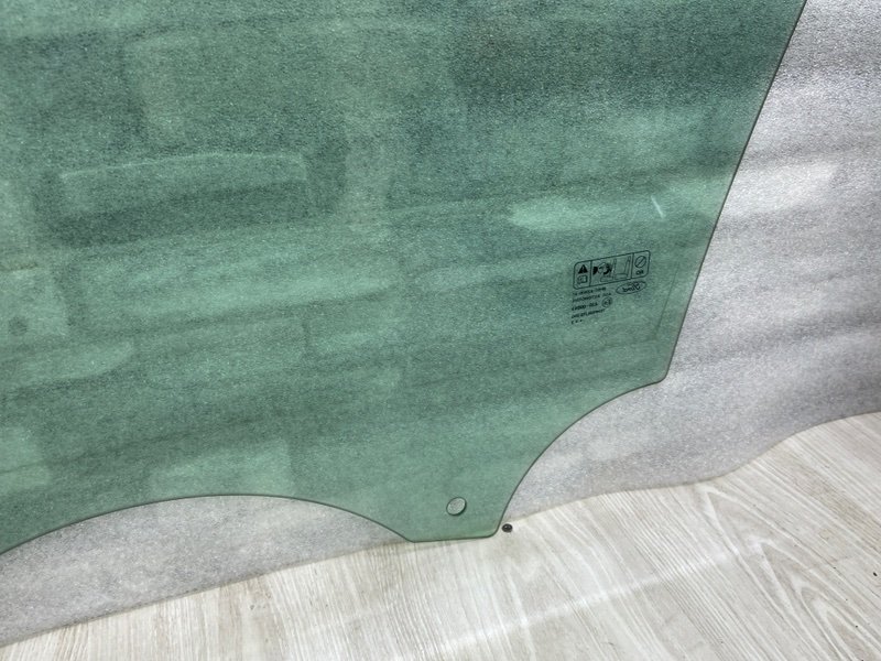 Стекло двери передней правой, 1500 рублей, Москва