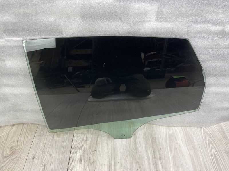 Стекло двери задней левой, 1000 рублей, Москва