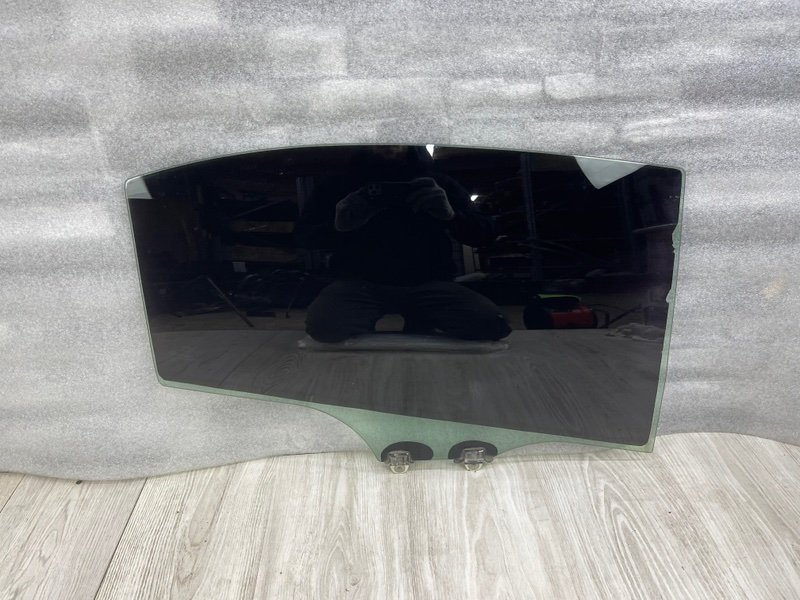 Стекло двери задней правой, 1000 рублей, Москва