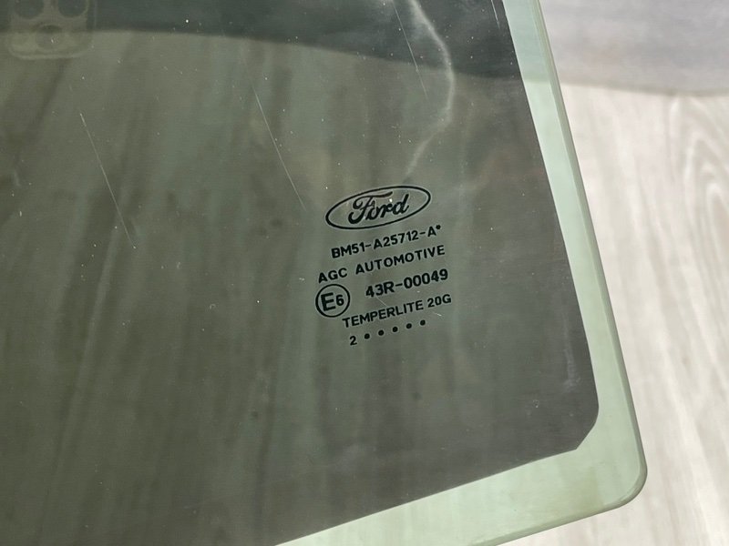 Стекло двери задней правой, 1000 рублей, Москва