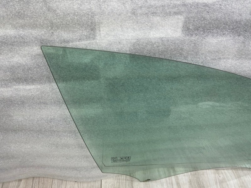 Стекло двери передней правой, 1000 рублей, Москва