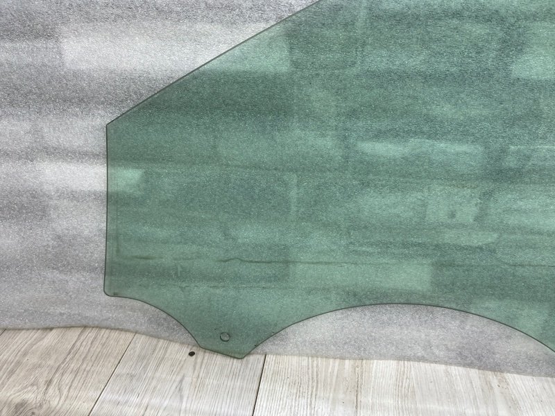 Стекло двери передней правой, 1000 рублей, Москва