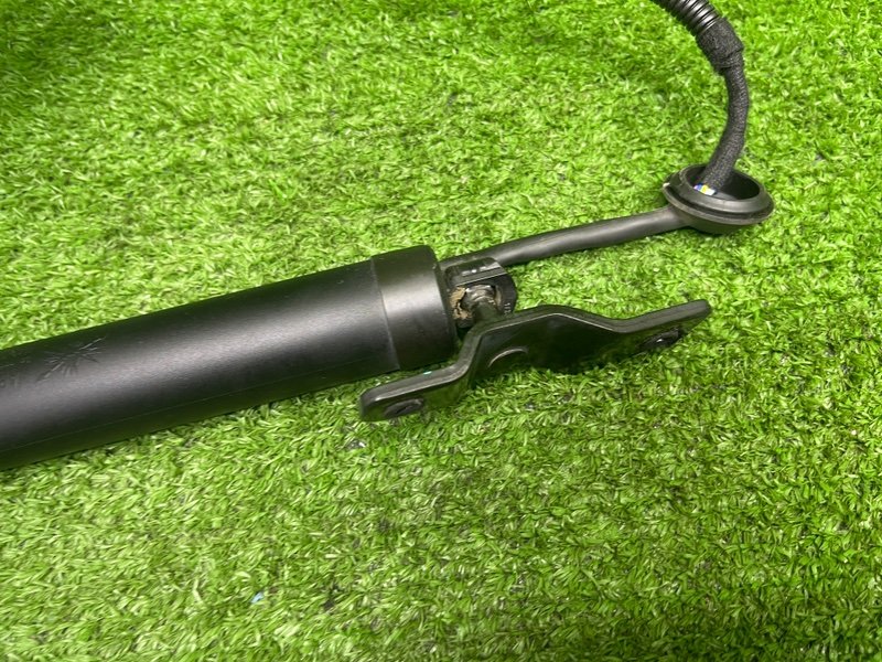 Амортизатор двери багажника, 18000 рублей, Москва