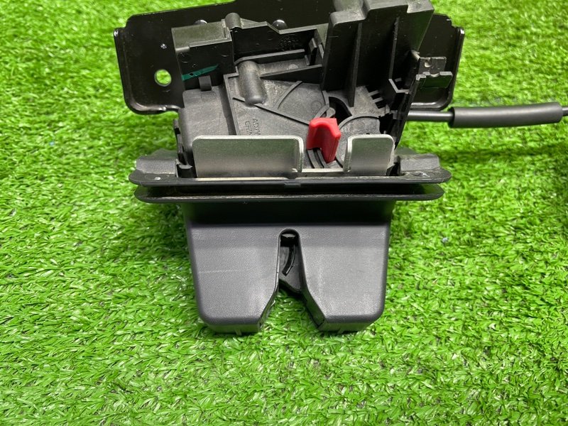 Замок багажника, 7000 рублей, Москва