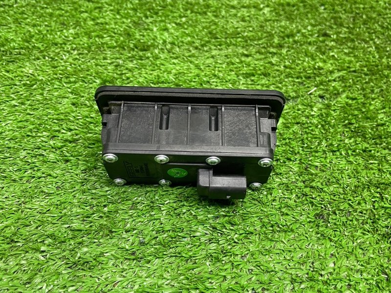 Кнопка открывания багажника, 2500 рублей, Москва