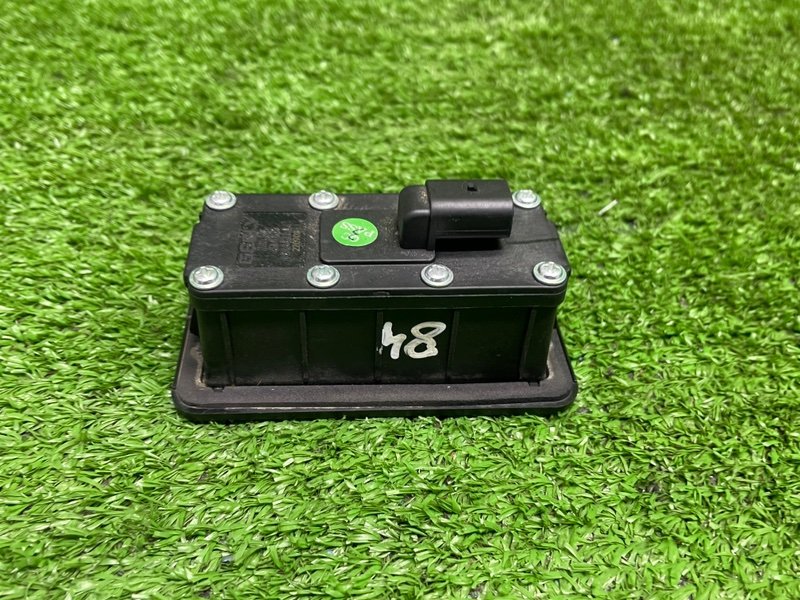 Кнопка открывания багажника, 2500 рублей, Москва