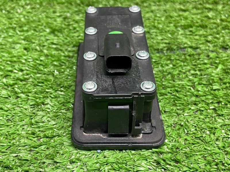 Кнопка открывания багажника, 2500 рублей, Москва