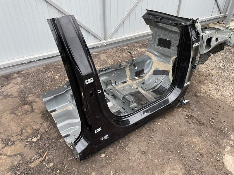 Порог со стойкой правый, 40000 рублей, Москва