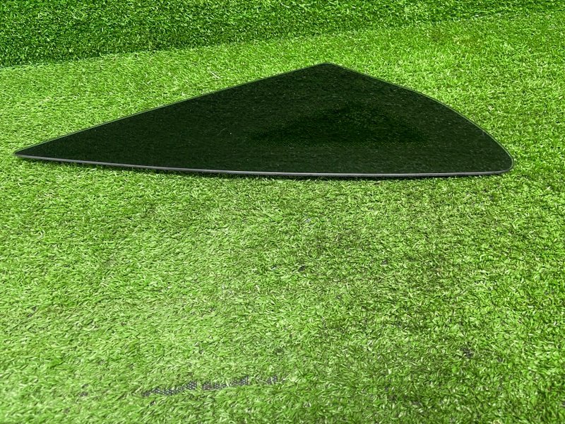 Стекло глухое зад. правое, 1000 рублей, Москва