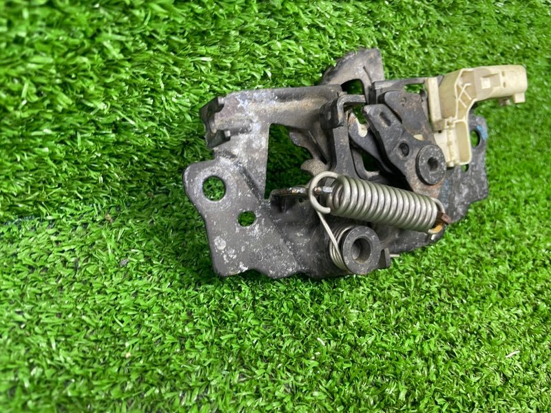 Замок капота, 1050 рублей, Москва