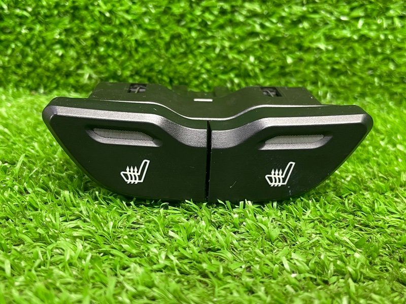 Кнопка обогрева сидений, 600 рублей, Москва